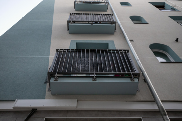 rehabilitación de fachada en gipuzkoa: fachada con balcones