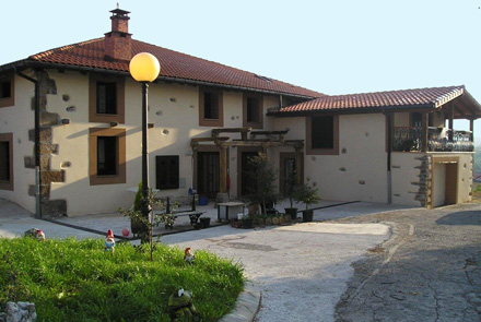 rehabilitación de fachada en Gipuzkoa: caserío en Idiazabal, Gipuzkoa