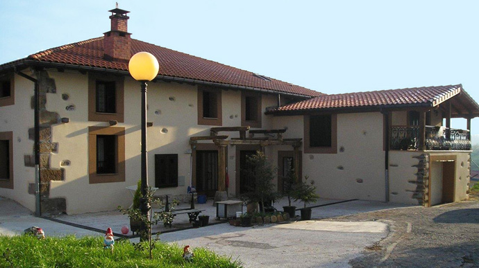 rehabilitación de fachada en Gipuzkoa: caserío en Idiazabal, Gipuzkoa
