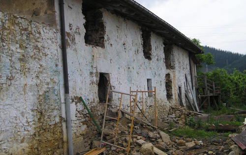 rehabilitación de fachada en Gipuzkoa: la fachada del edificio antes de la rehabilitación